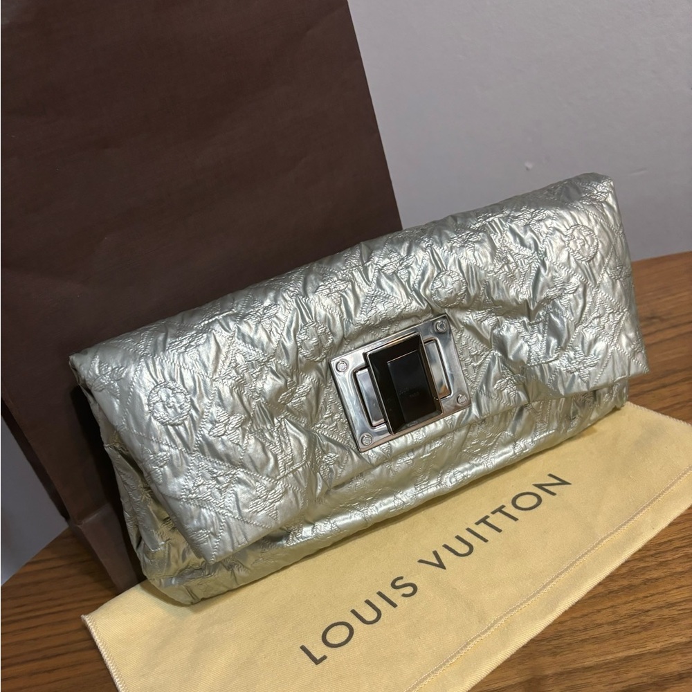 LOUIS VUITTON POCHETTE MONOGRAM ALTAIR SILVER  LIMELIGHT CLUTCH BAG M4072